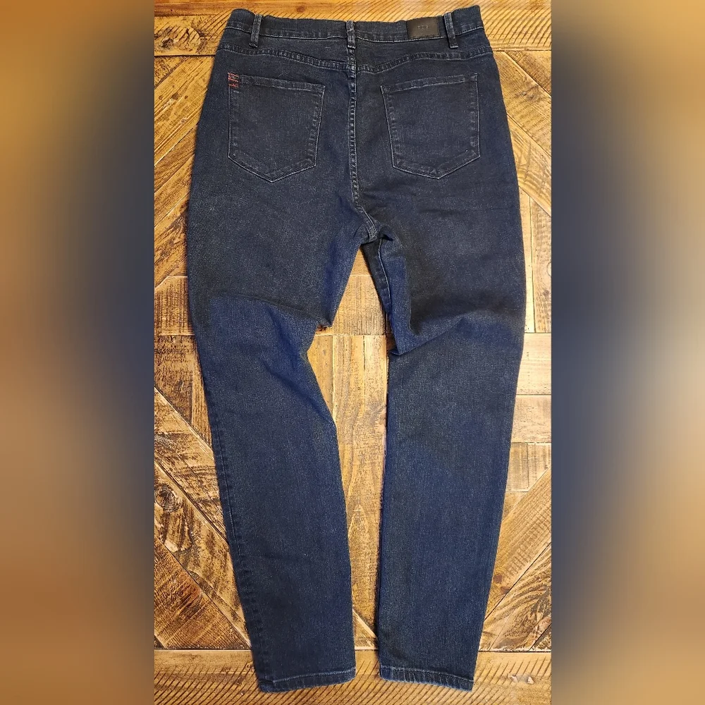 BDG High Rise Twig Ankle Jeans Dark Wash Size 32